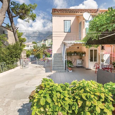 Awesome Apartment In Makarska With Kitchen Bagian luar foto